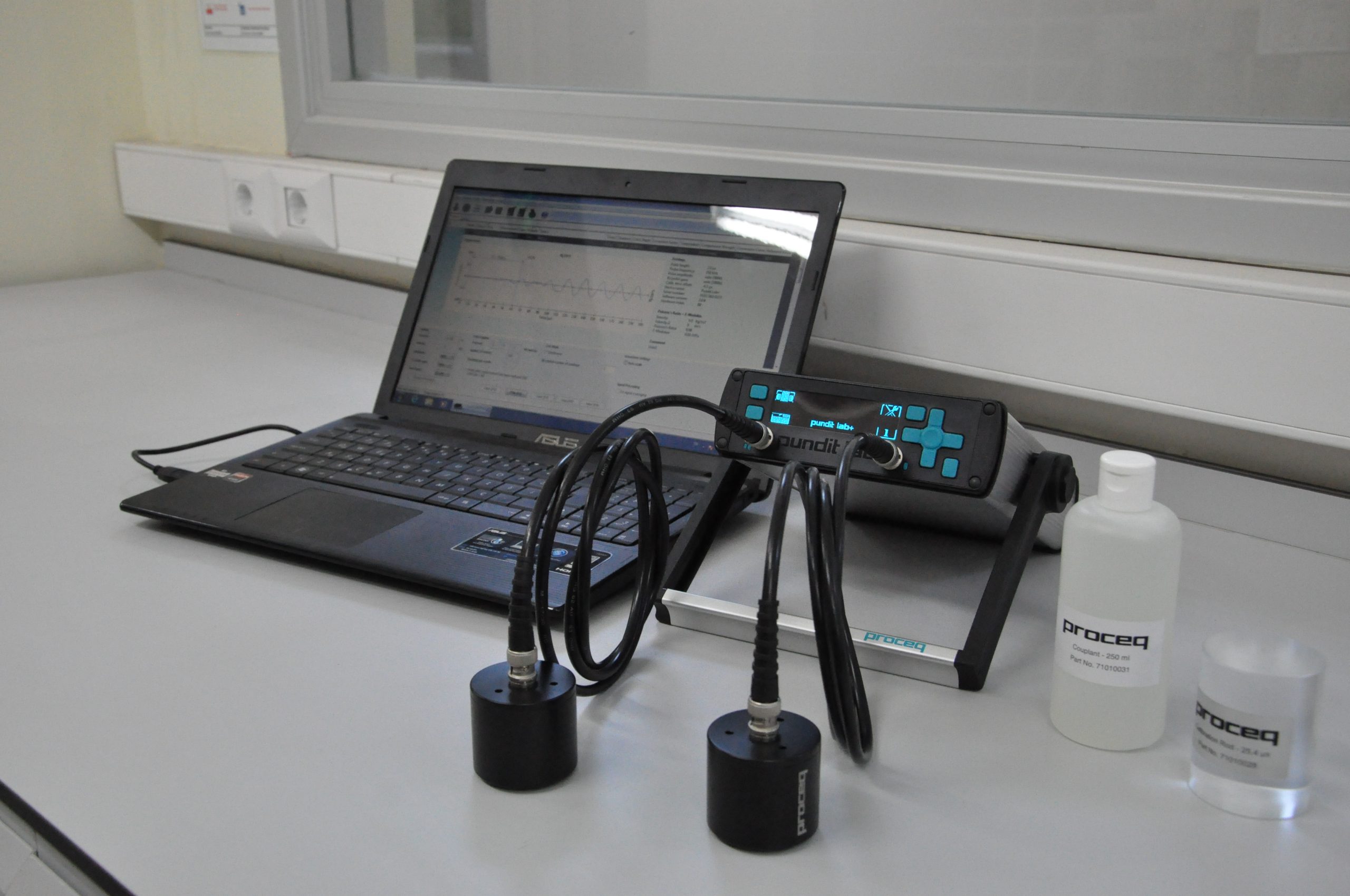Ultrasonik Geçiş Hızı Test Cihazı